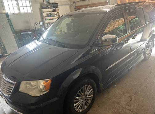2014 Chrysler Town & Country Touring-L