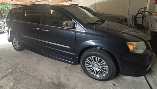 2014 Chrysler Town & Country Touring-L
