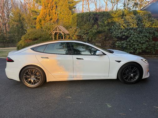 2023 Tesla Model S Base