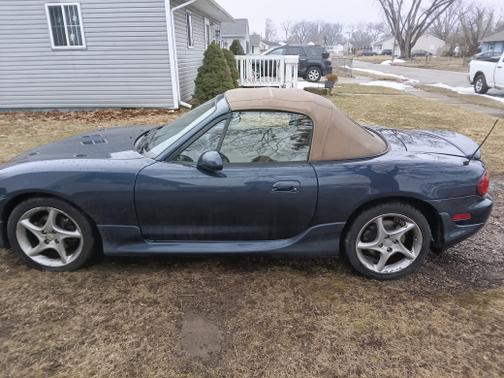 Blue 2002 Mazda MX-5 Miata Base