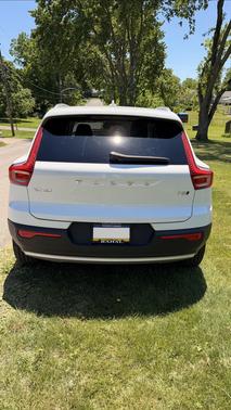White 2020 Volvo XC40 T5 Momentum