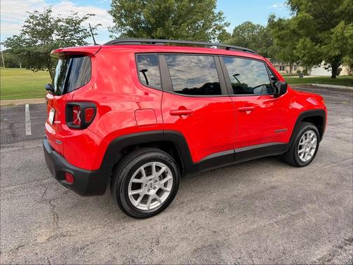 Red 2022 Jeep Renegade Latitude