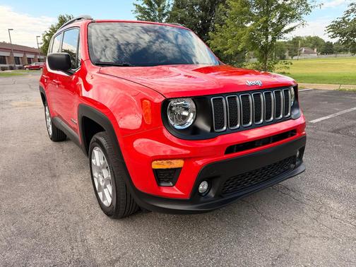Red 2022 Jeep Renegade Latitude