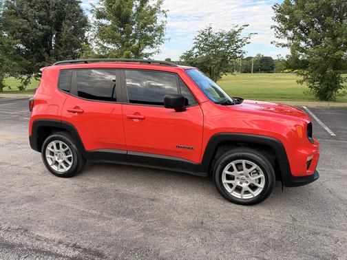 Red 2022 Jeep Renegade Latitude