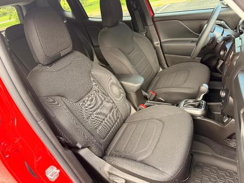 Red 2022 Jeep Renegade Latitude