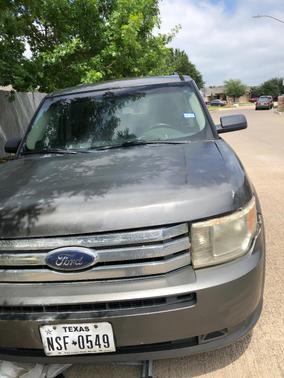 Gray 2010 Ford Flex SE