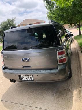 Gray 2010 Ford Flex SE