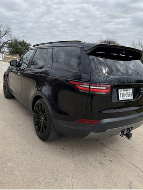 Black 2018 Land Rover Discovery HSE