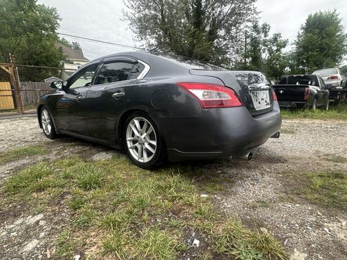 Gray 2011 Nissan Maxima SV