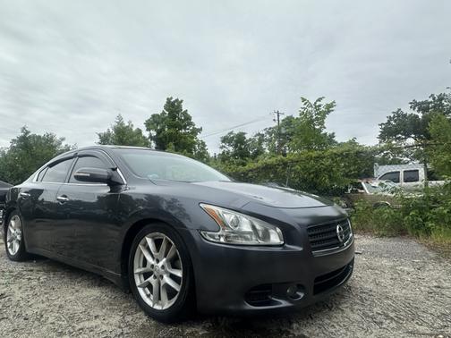 Gray 2011 Nissan Maxima SV