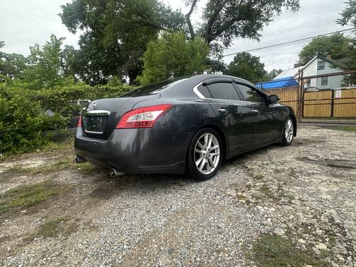 Gray 2011 Nissan Maxima SV