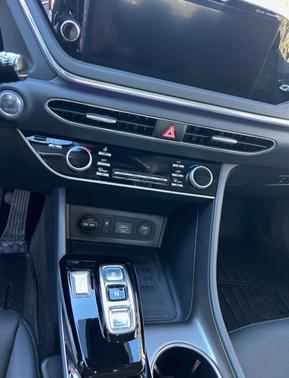 2023 Hyundai SONATA Hybrid Limited