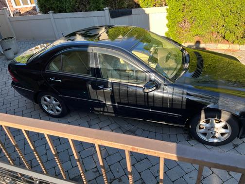 Black 2002 Mercedes-Benz C-Class C240