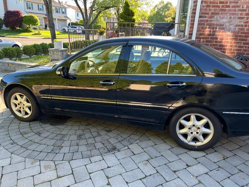 Black 2002 Mercedes-Benz C-Class C240