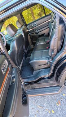 Black 2017 Ford Explorer Limited