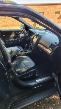 Black 2017 Ford Explorer Limited
