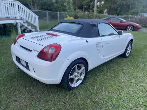 2004 Toyota MR2 Spyder