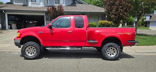 Red 2001 Ford F-150 XL SuperCab Flareside