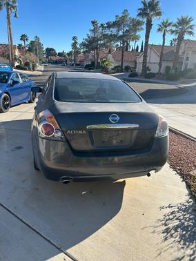 Gray 2009 Nissan Altima 2.5