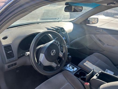 Gray 2009 Nissan Altima 2.5