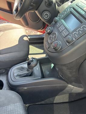 Red 2013 Kia Soul Base