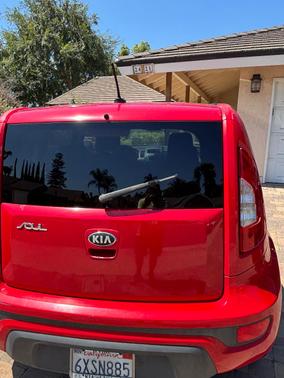 Red 2013 Kia Soul Base