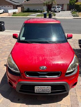 Red 2013 Kia Soul Base