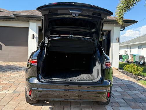 2024 Jaguar F-PACE P250 R-Dynamic S