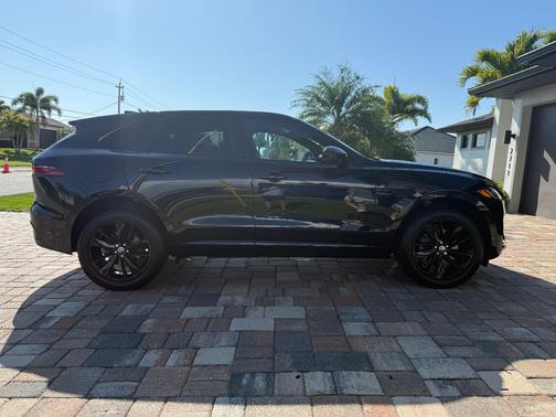 2024 Jaguar F-PACE P250 R-Dynamic S