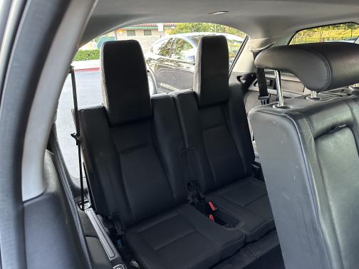 Photo 4 of 8 of 2017 Land Rover Discovery Sport HSE