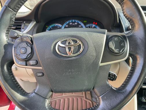 Red 2012 Toyota Camry Hybrid XLE