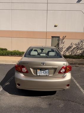 Beige 2009 Toyota Corolla LE