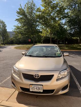 Beige 2009 Toyota Corolla LE