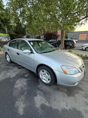 Silver 2004 Nissan Altima 2.5 S