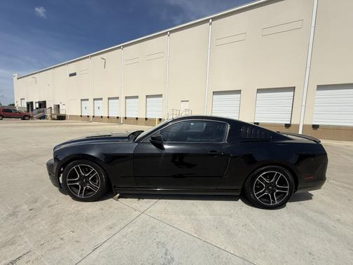 Black 2014 Ford Mustang GT Premium