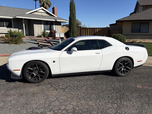 2016 Dodge Challenger R/T Scat Pack