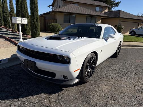 2016 Dodge Challenger R/T Scat Pack