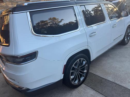 White 2022 Jeep Grand Wagoneer Series III
