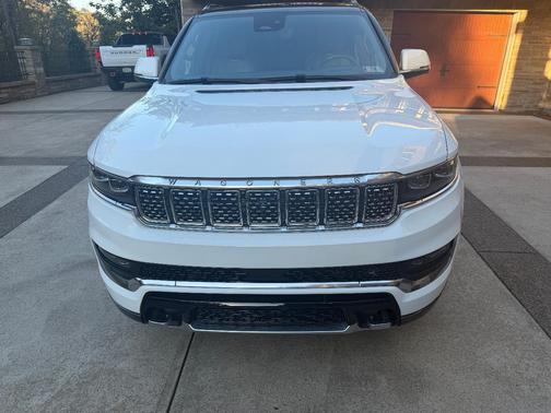 White 2022 Jeep Grand Wagoneer Series III