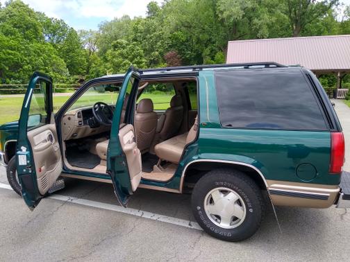 1996 Chevrolet Tahoe Base