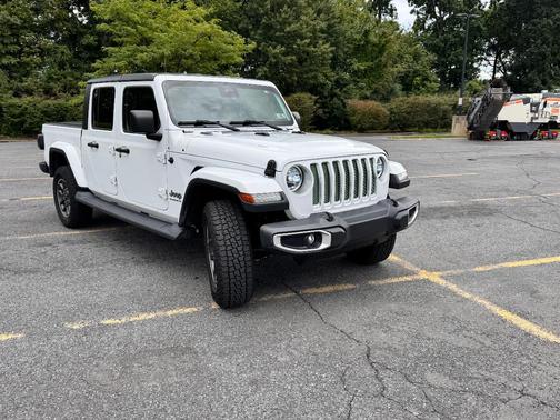 White 2020 Jeep Gladiator Overland