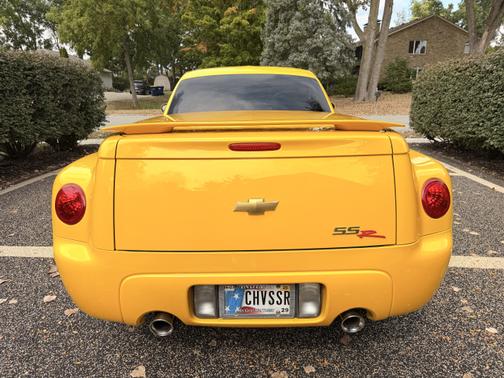 2004 Chevrolet SSR Base