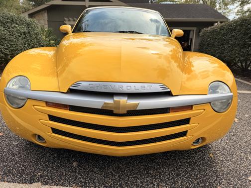 2004 Chevrolet SSR Base