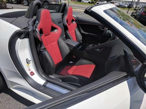 White 2016 Jaguar F-TYPE R