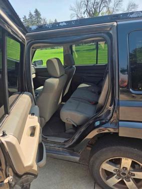 Black 2006 Jeep Commander Base