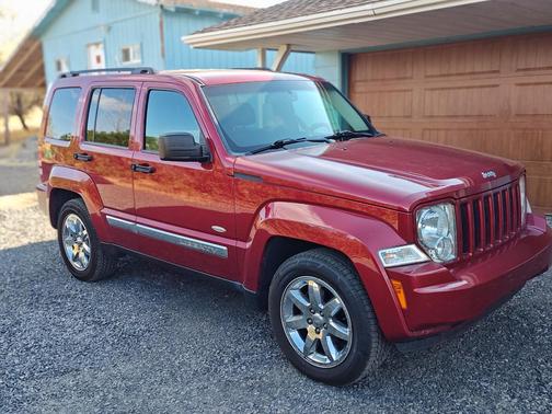 Red 2012 Jeep Liberty Sport