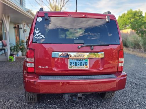 Red 2012 Jeep Liberty Sport