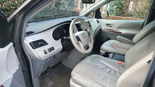 2011 Toyota Sienna XLE