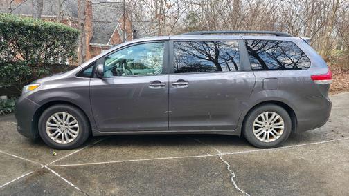 2011 Toyota Sienna XLE
