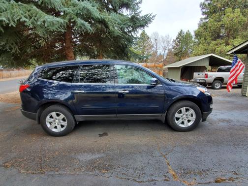 Photo 2 of 27 of 2012 Chevrolet Traverse LT